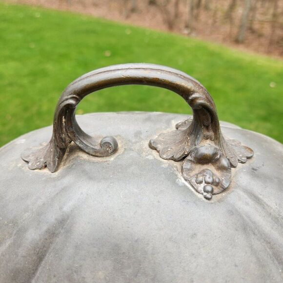 Antique Early Pewter Signed Food Dome Cloche Cover English Grape Leaf Handle - Picture 6 of 10